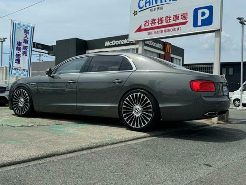 FLYING SPUR