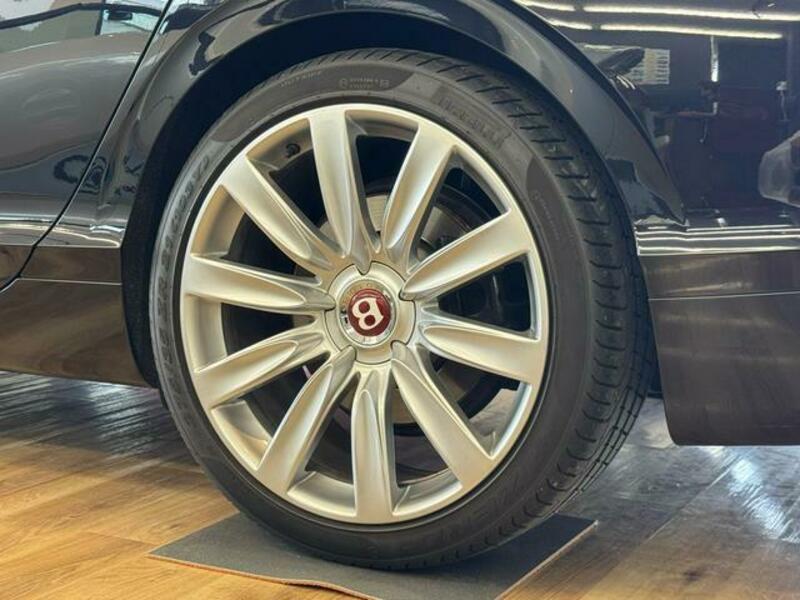 FLYING SPUR