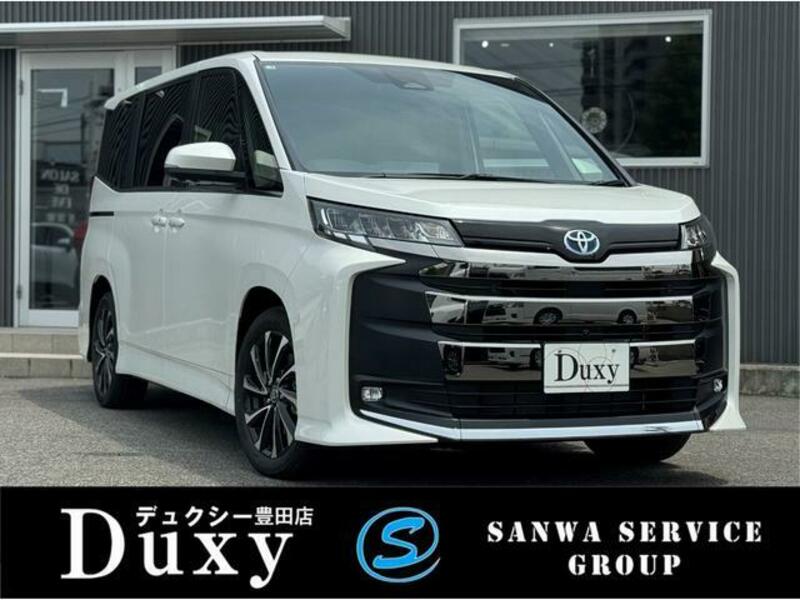 TOYOTA NOAH