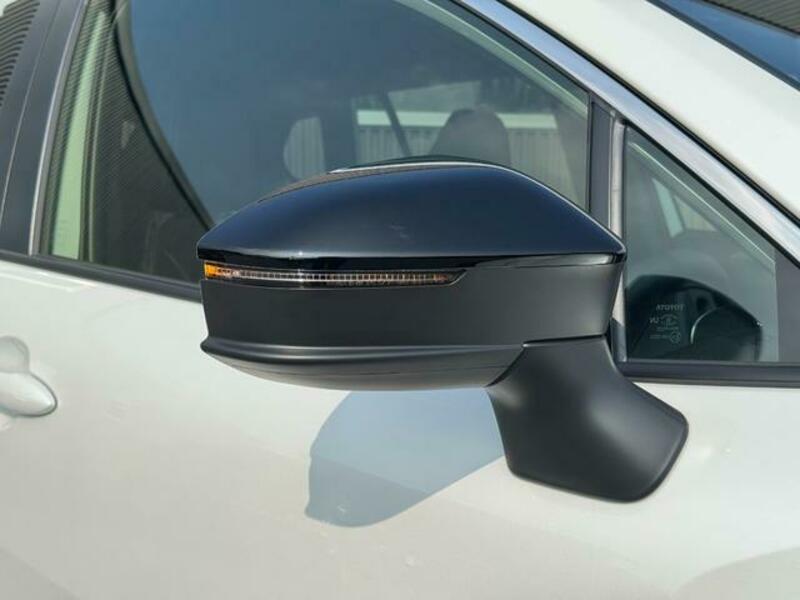 COROLLA CROSS
