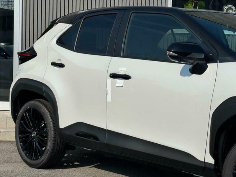 YARIS CROSS