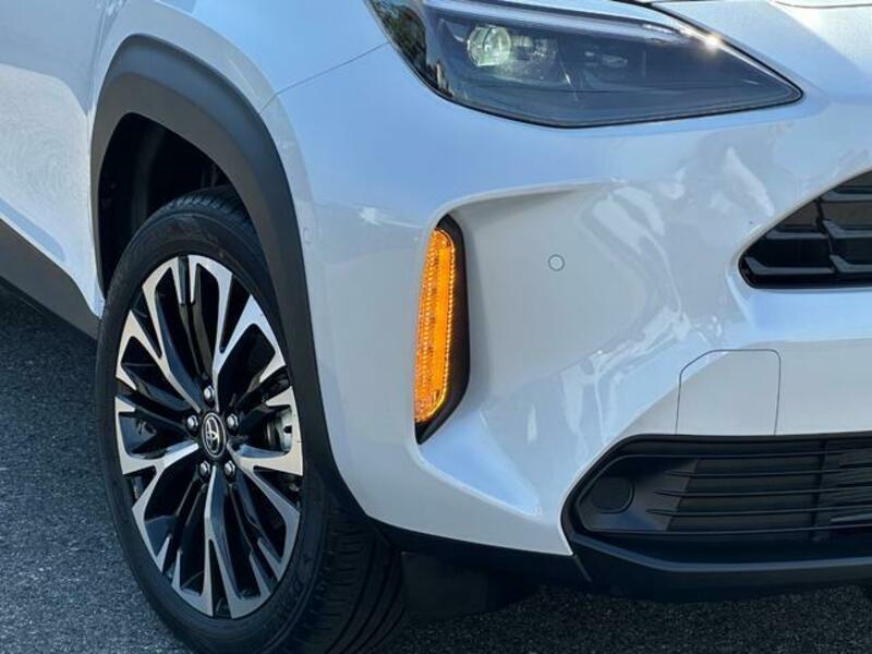 YARIS CROSS