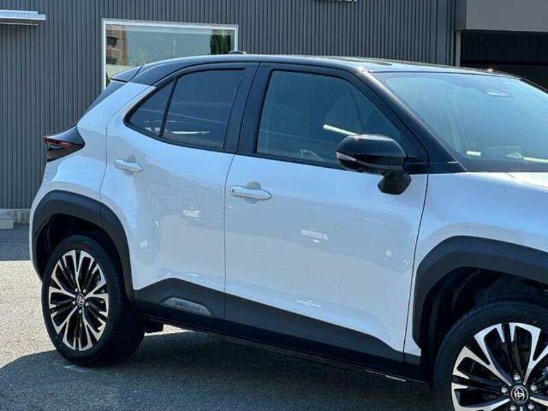 YARIS CROSS