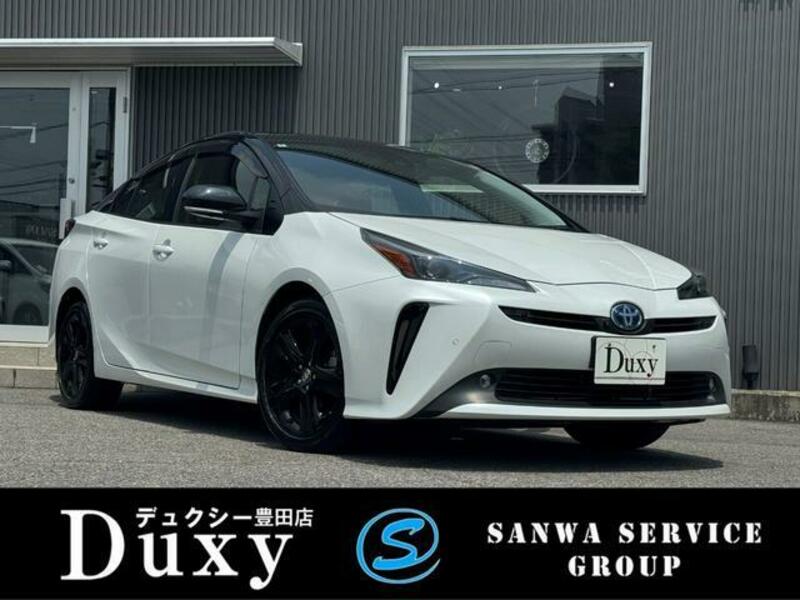 TOYOTA PRIUS