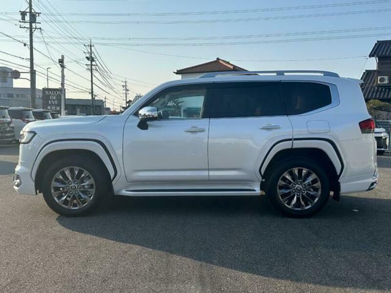 LAND CRUISER
