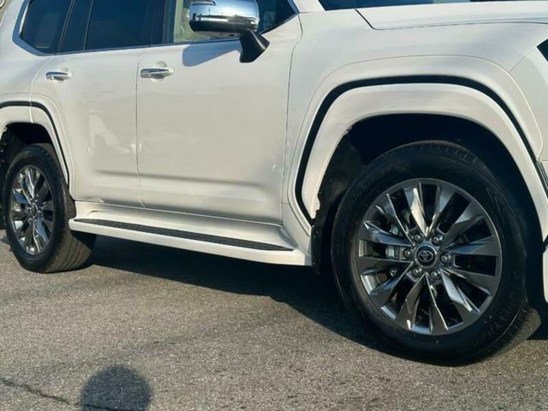 LAND CRUISER