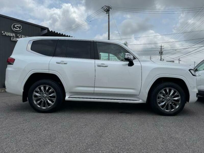 LAND CRUISER