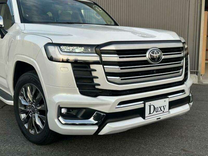 LAND CRUISER