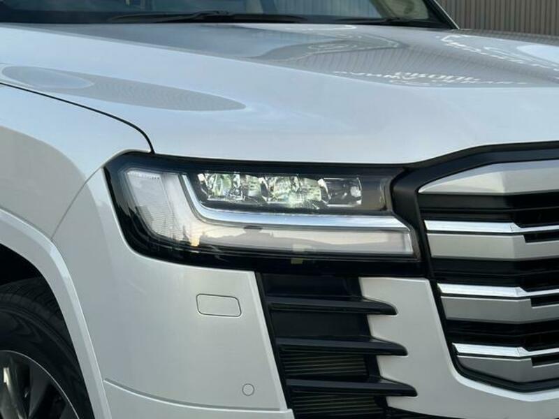 LAND CRUISER