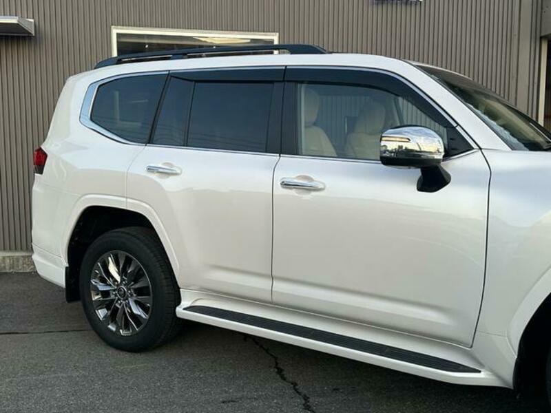 LAND CRUISER