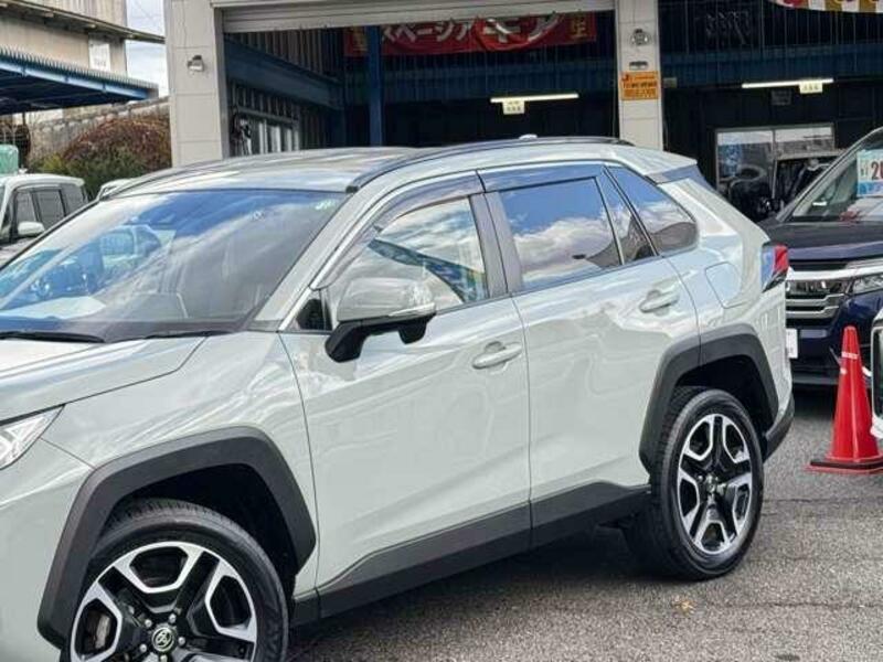 RAV4