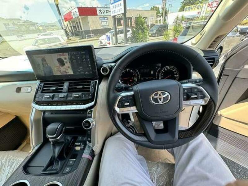 LAND CRUISER
