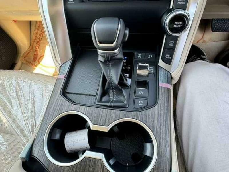 LAND CRUISER