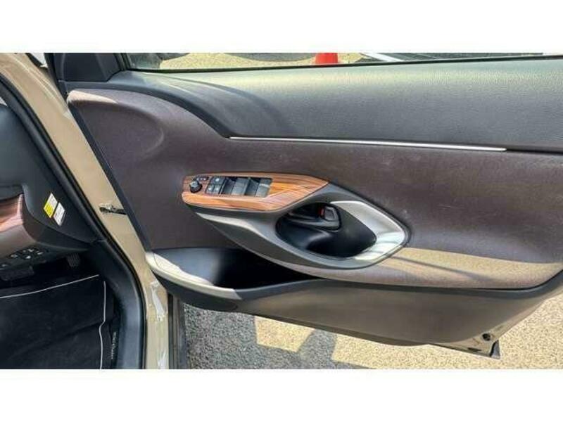 YARIS CROSS