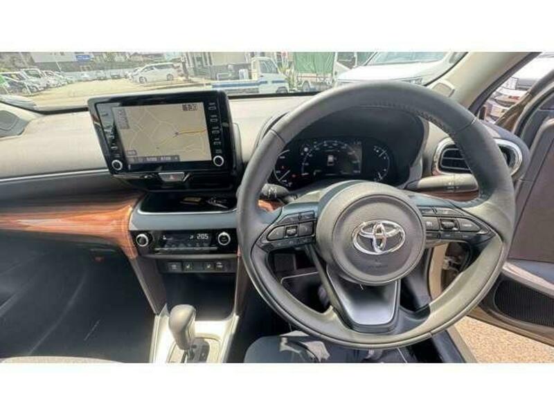 YARIS CROSS