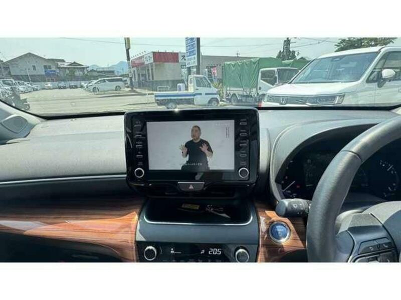 YARIS CROSS