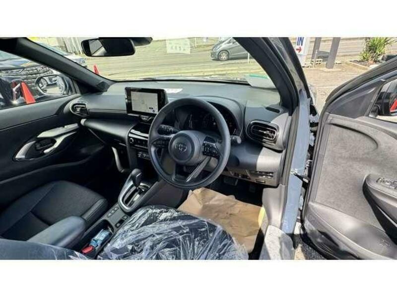 YARIS CROSS