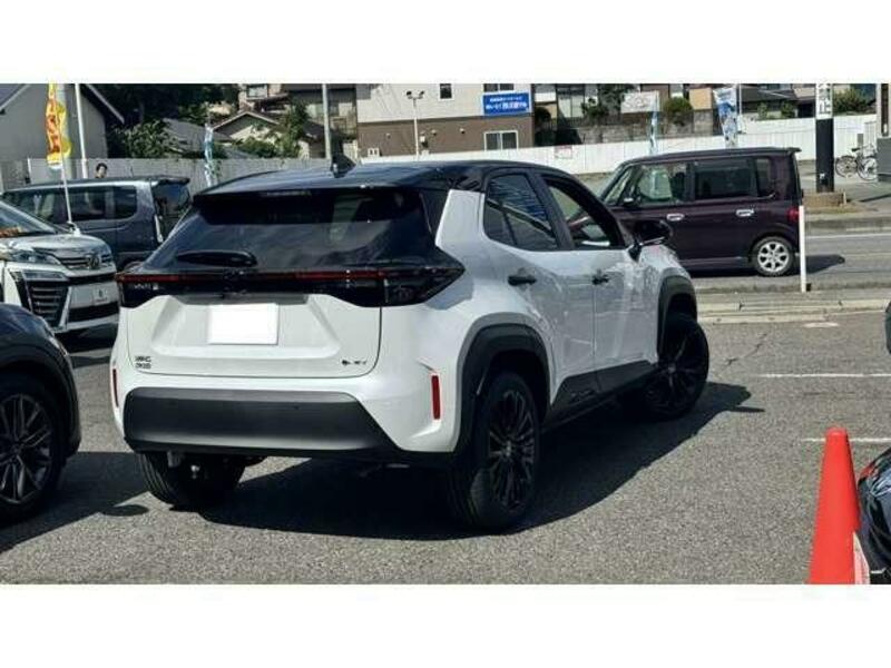 YARIS CROSS