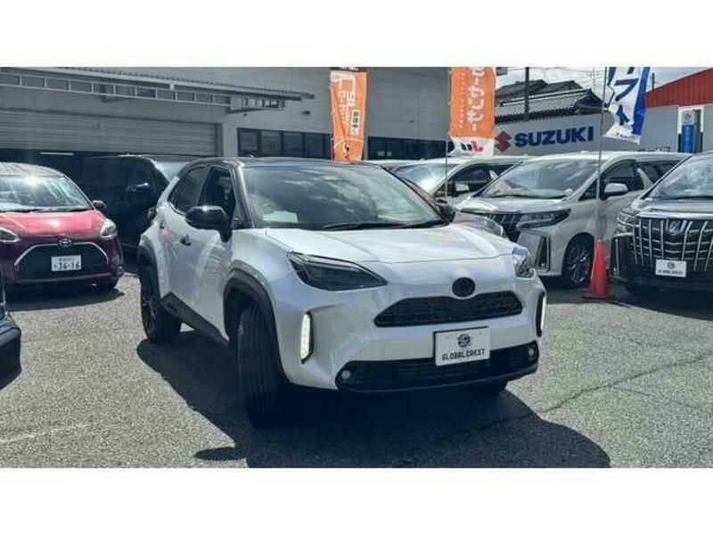 YARIS CROSS