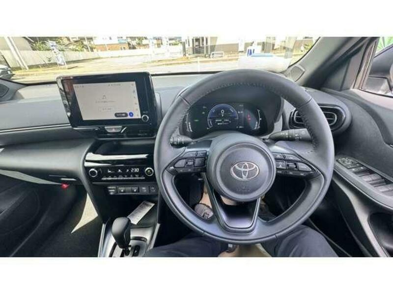 YARIS CROSS