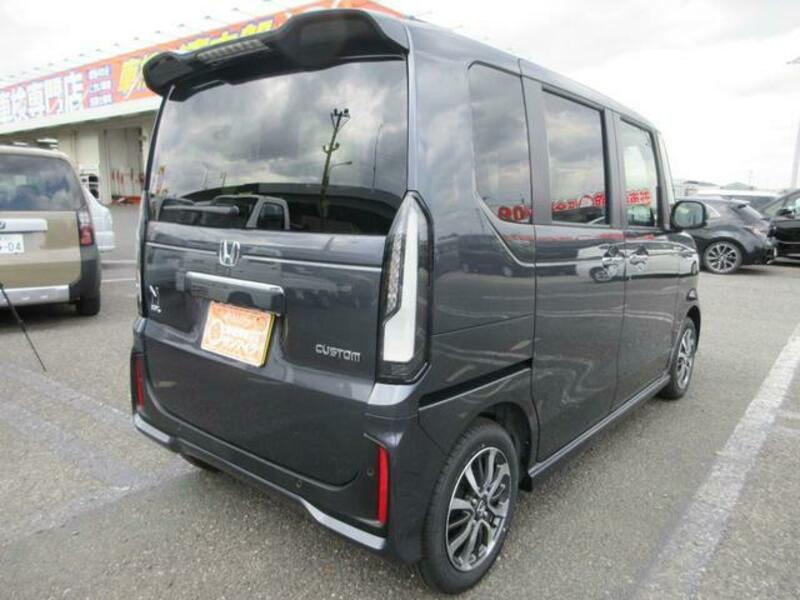 N BOX CUSTOM