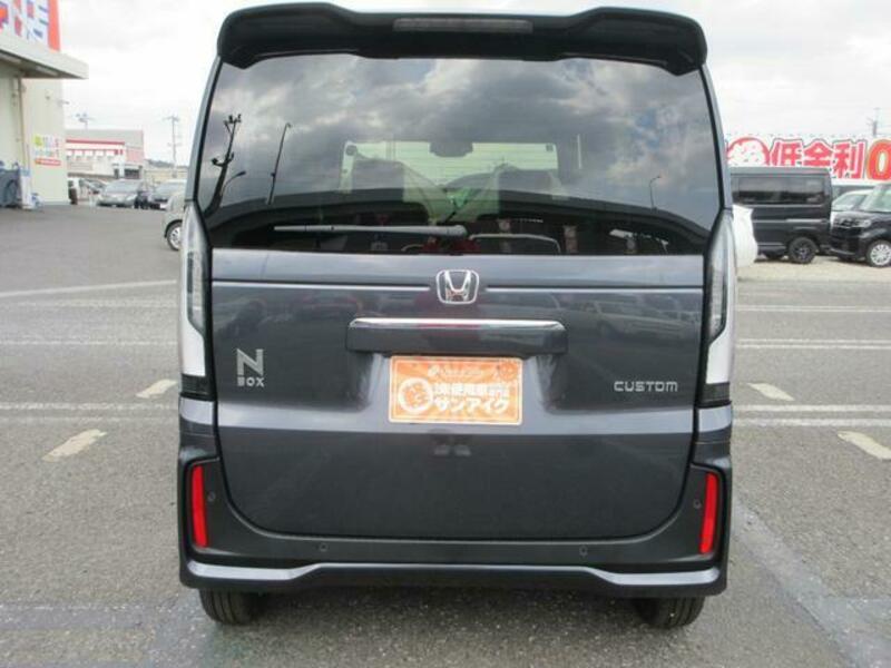 N BOX CUSTOM