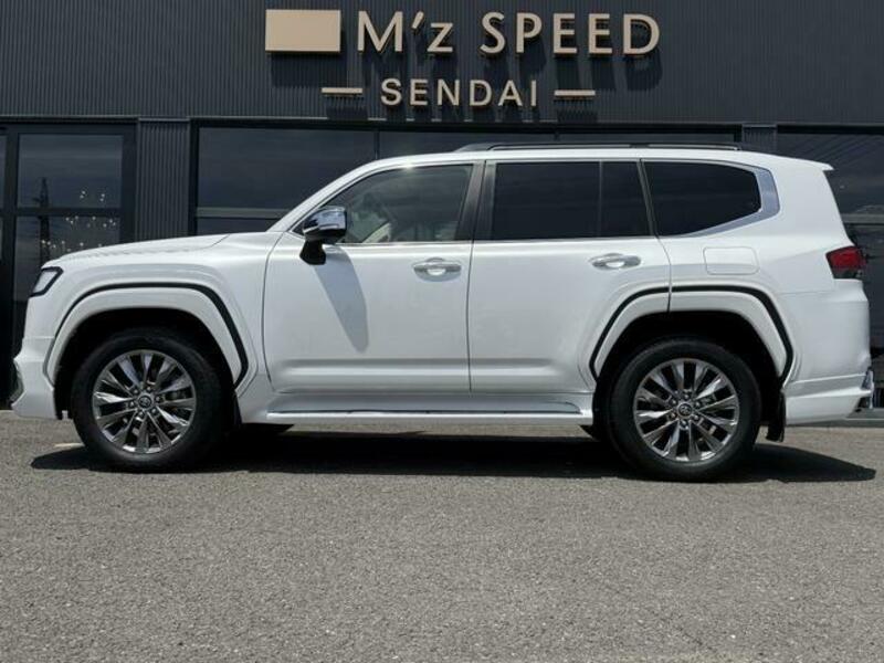 LAND CRUISER