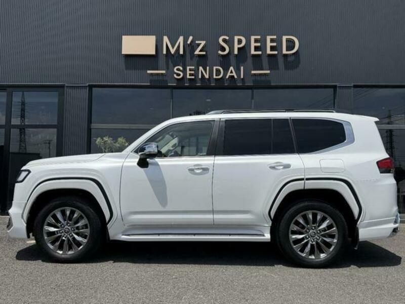 LAND CRUISER