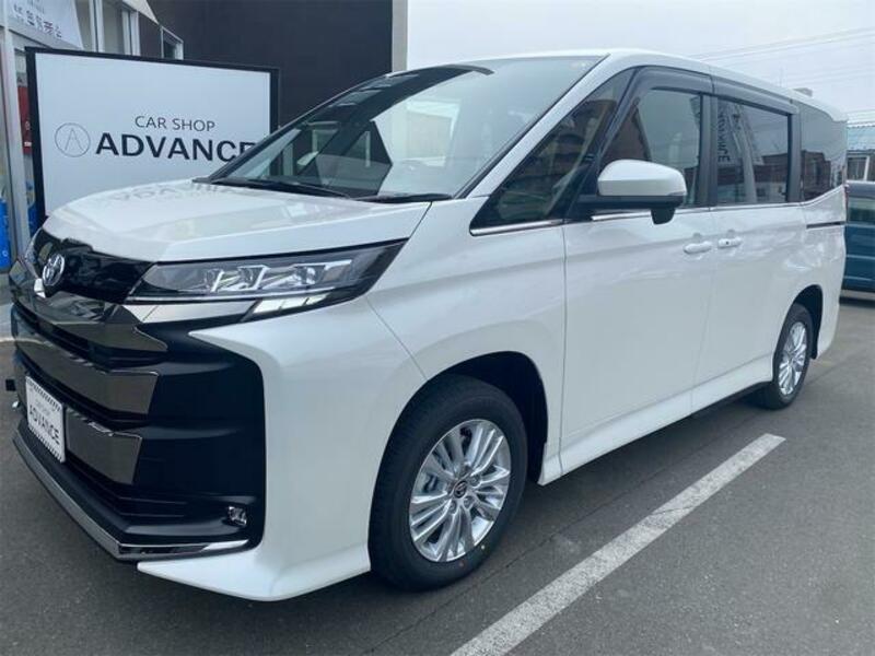 TOYOTA NOAH