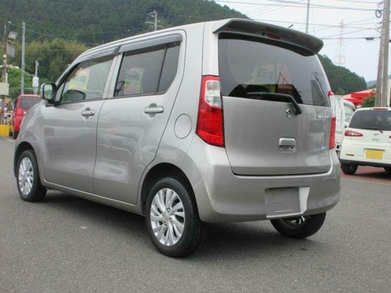 WAGON R