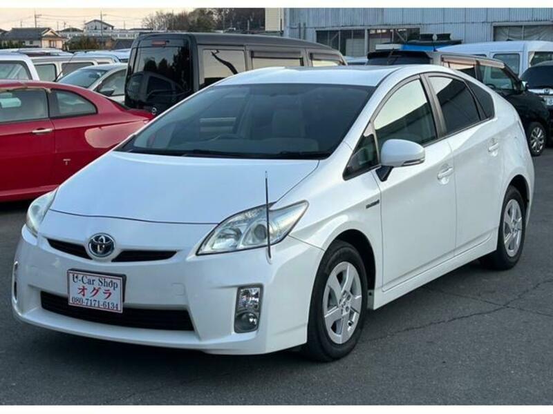 TOYOTA PRIUS