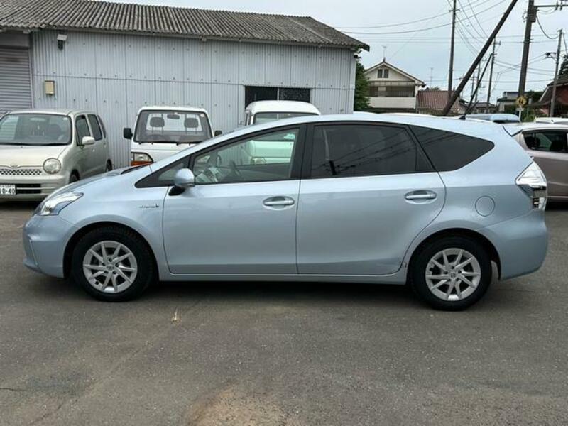 PRIUS ALPHA