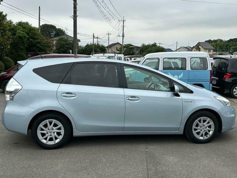 PRIUS ALPHA