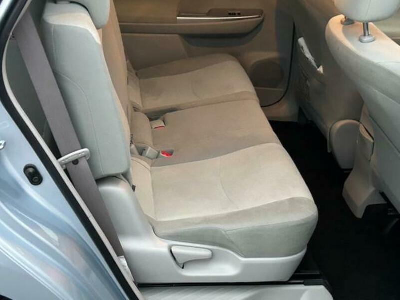 PRIUS ALPHA