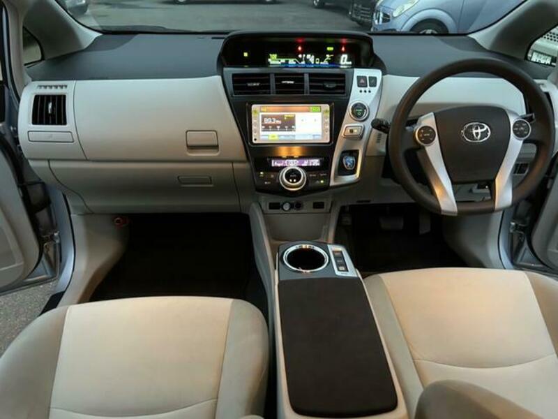 PRIUS ALPHA