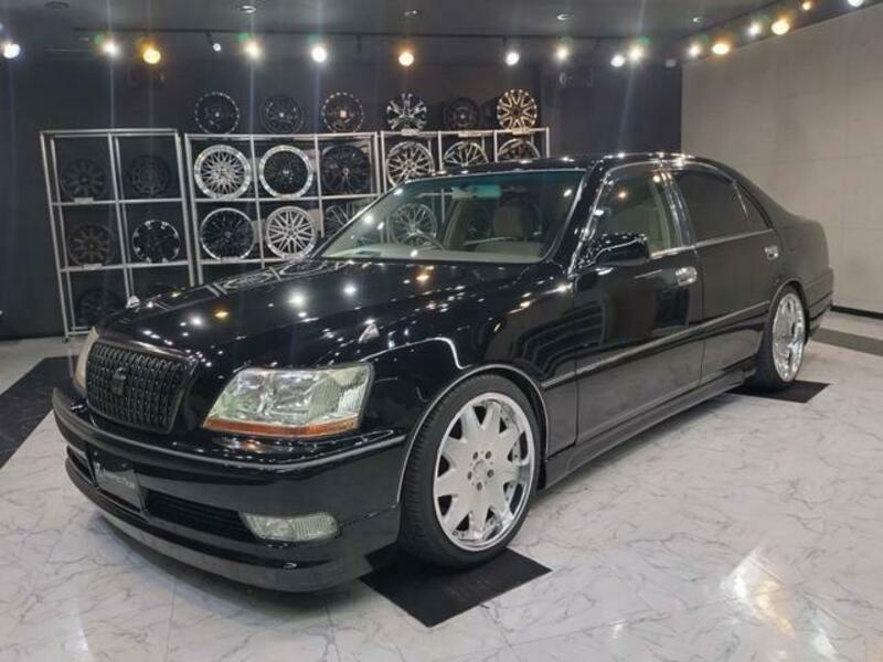 TOYOTA CROWN MAJESTA