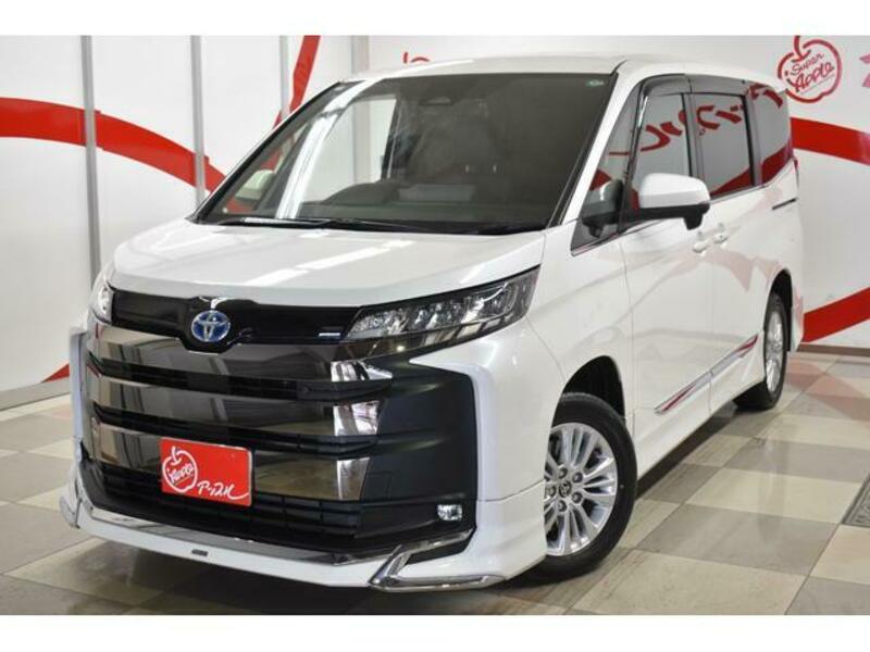 TOYOTA NOAH