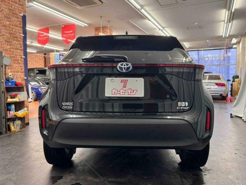 YARIS CROSS