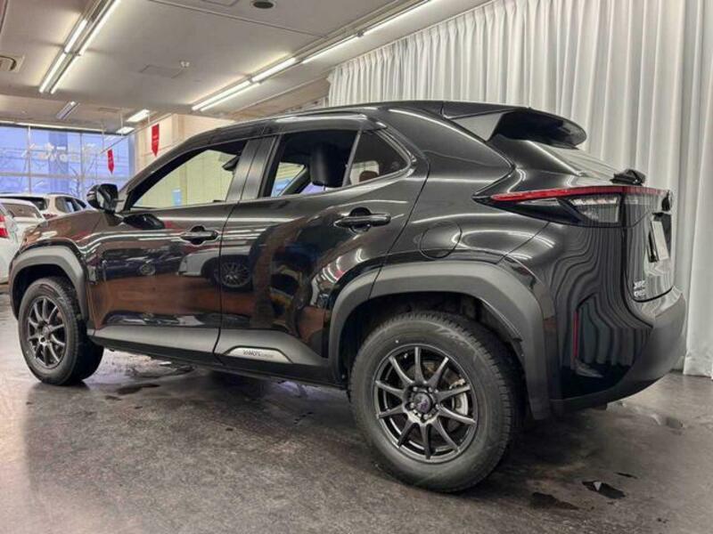 YARIS CROSS