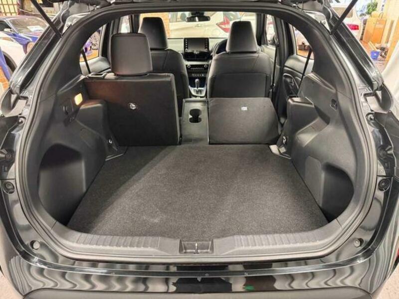 YARIS CROSS