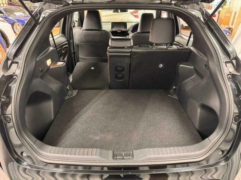 YARIS CROSS