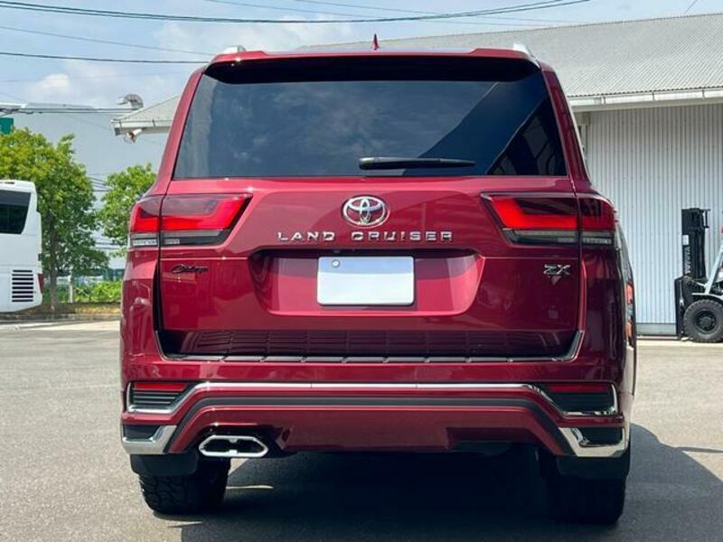 LAND CRUISER