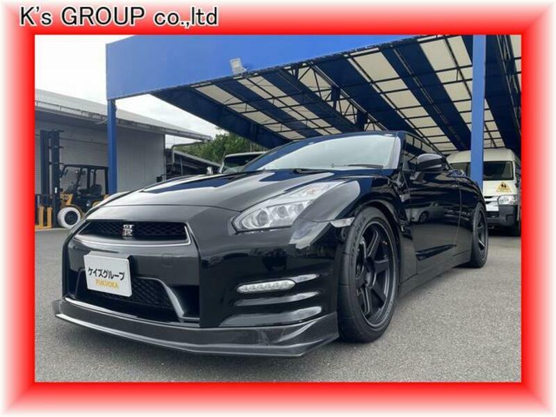 NISSAN GT-R