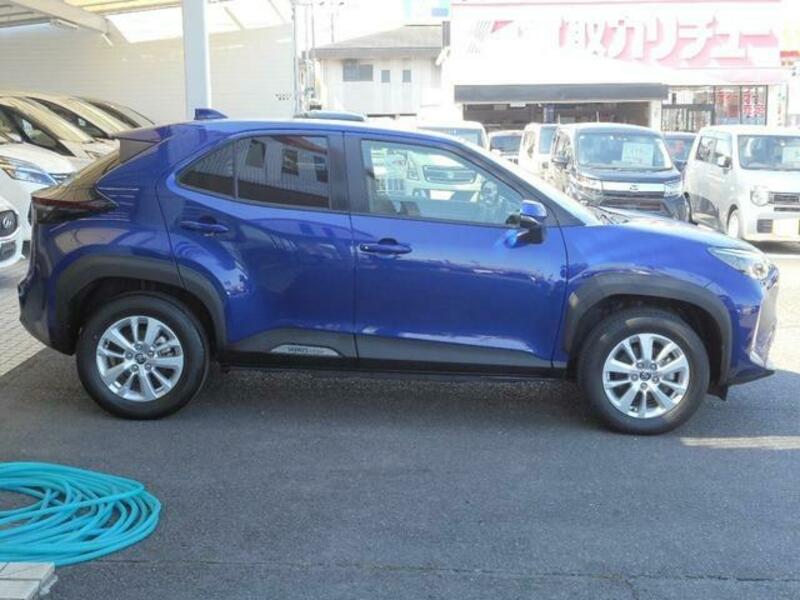 YARIS CROSS