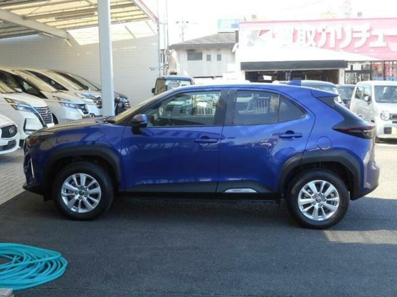 YARIS CROSS