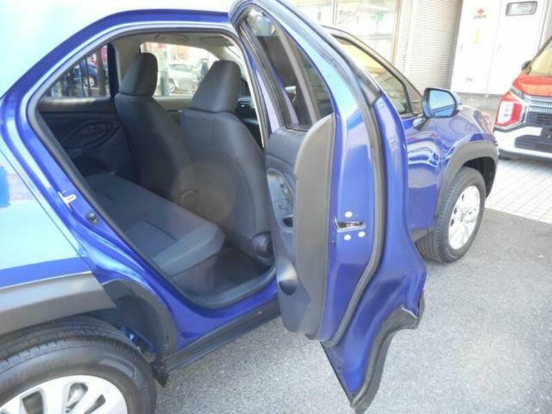 YARIS CROSS