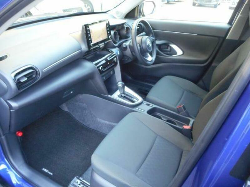 YARIS CROSS