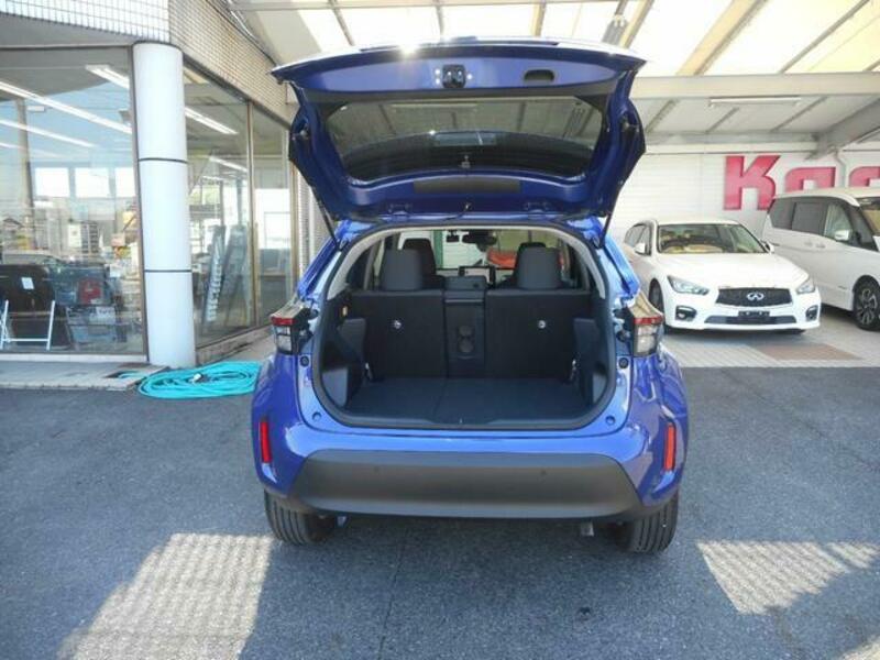 YARIS CROSS