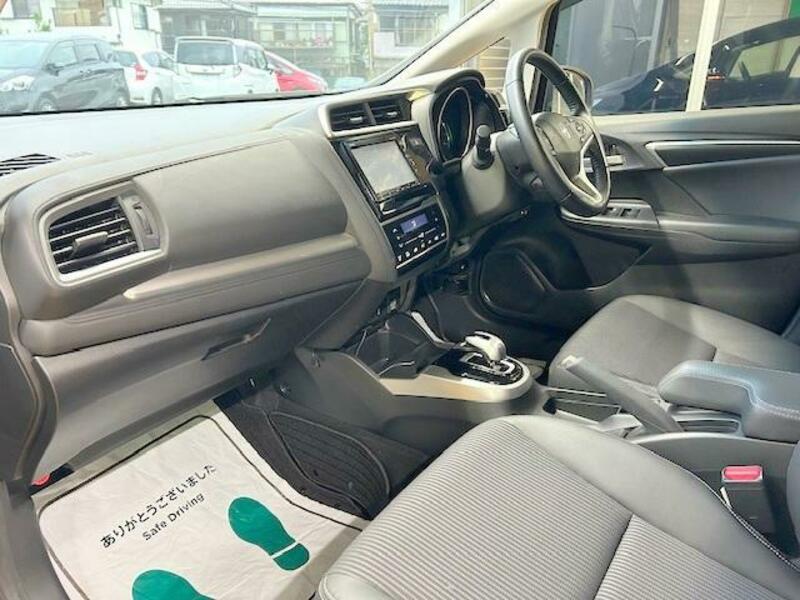 FIT HYBRID
