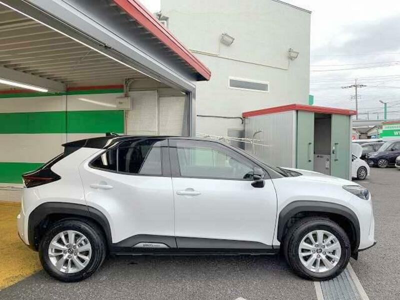 YARIS CROSS